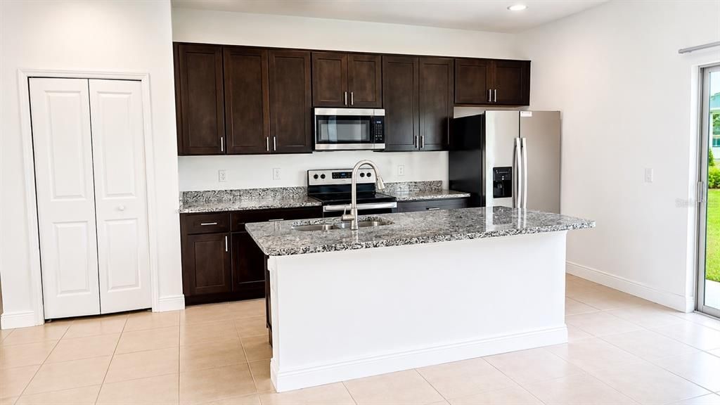 For Sale: $295,000 (3 beds, 2 baths, 1560 Square Feet)
