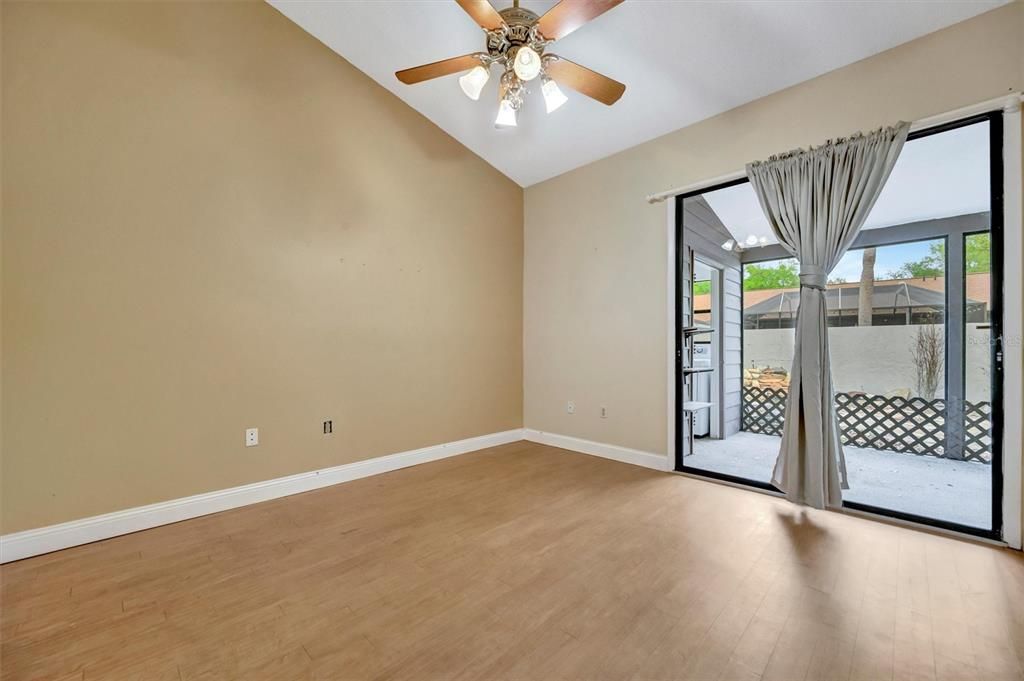 For Sale: $225,000 (2 beds, 2 baths, 1127 Square Feet)