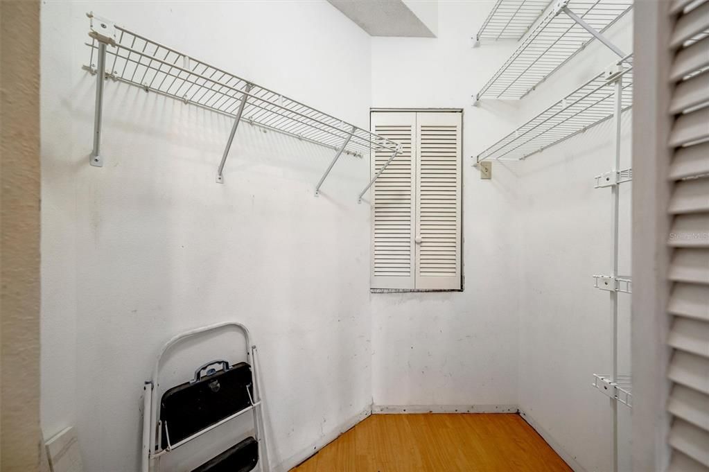 For Sale: $225,000 (2 beds, 2 baths, 1127 Square Feet)