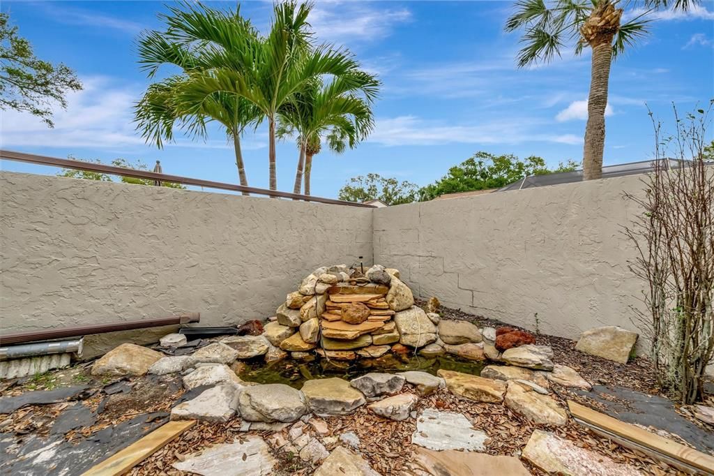 For Sale: $225,000 (2 beds, 2 baths, 1127 Square Feet)