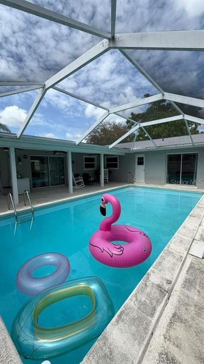 For Sale: $470,000 (4 beds, 3 baths, 1742 Square Feet)
