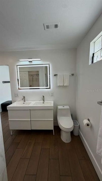 For Sale: $470,000 (4 beds, 3 baths, 1742 Square Feet)