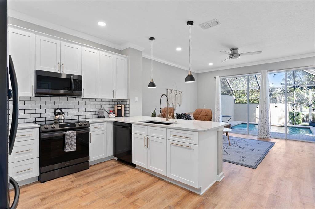 Active With Contract: $449,000 (3 beds, 3 baths, 1440 Square Feet)
