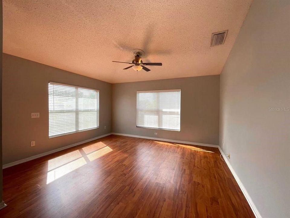 For Rent: $1,895 (3 beds, 2 baths, 1465 Square Feet)