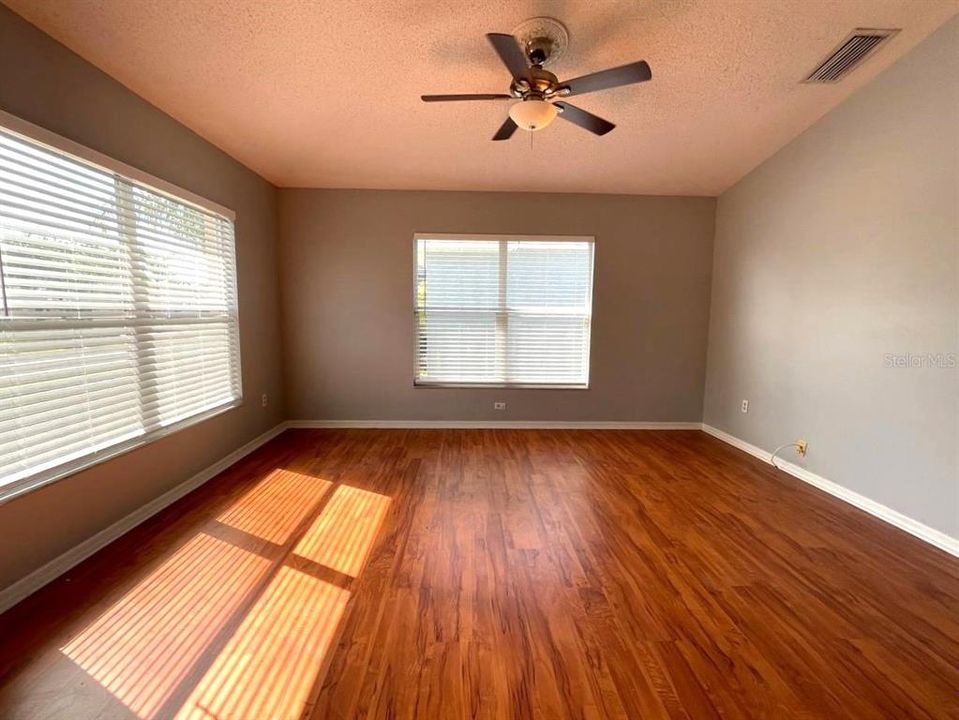 For Rent: $1,895 (3 beds, 2 baths, 1465 Square Feet)