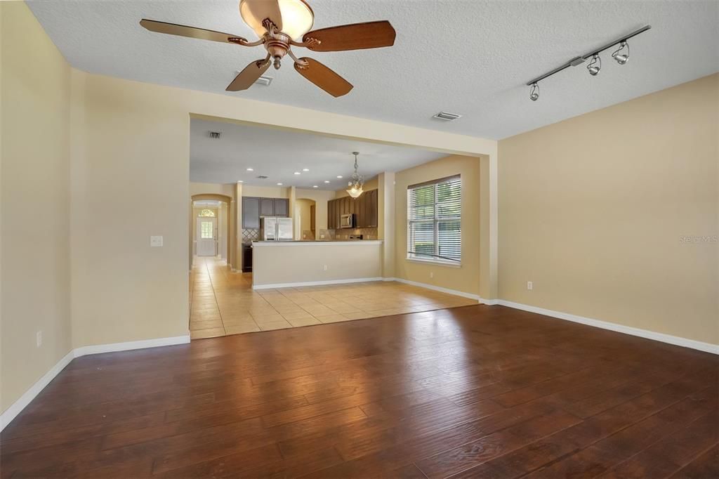 For Sale: $665,000 (4 beds, 3 baths, 3072 Square Feet)