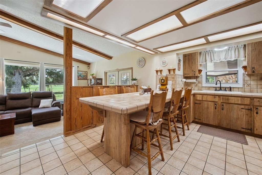 For Sale: $549,000 (3 beds, 2 baths, 2862 Square Feet)