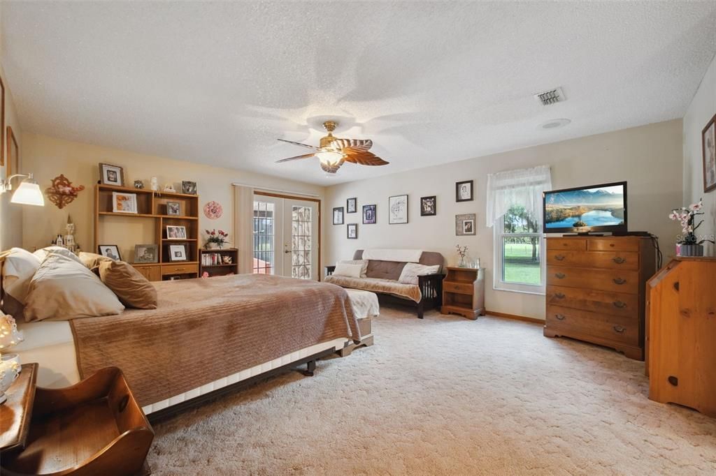 For Sale: $549,000 (3 beds, 2 baths, 2862 Square Feet)