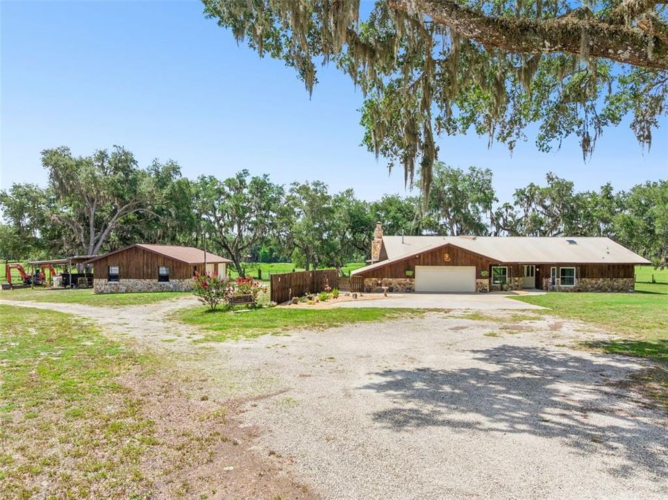 For Sale: $549,000 (3 beds, 2 baths, 2862 Square Feet)