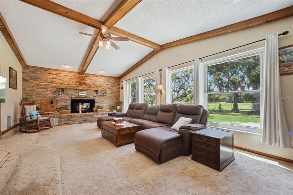For Sale: $549,000 (3 beds, 2 baths, 2862 Square Feet)