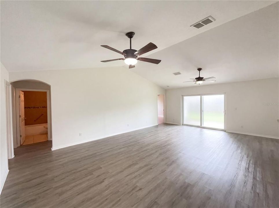 For Sale: $356,000 (4 beds, 2 baths, 1605 Square Feet)