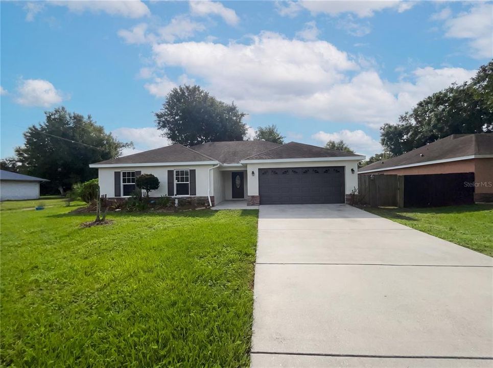 For Sale: $356,000 (4 beds, 2 baths, 1605 Square Feet)