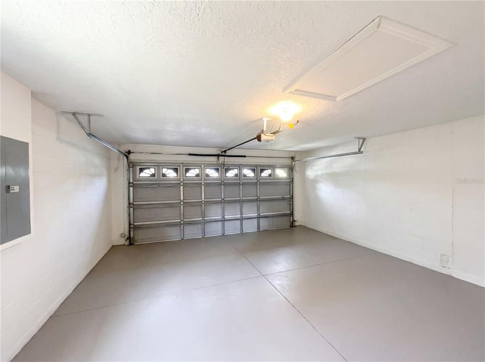For Sale: $356,000 (4 beds, 2 baths, 1605 Square Feet)