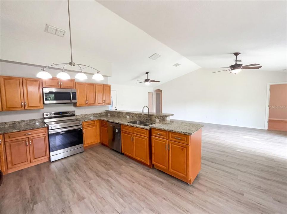 For Sale: $356,000 (4 beds, 2 baths, 1605 Square Feet)