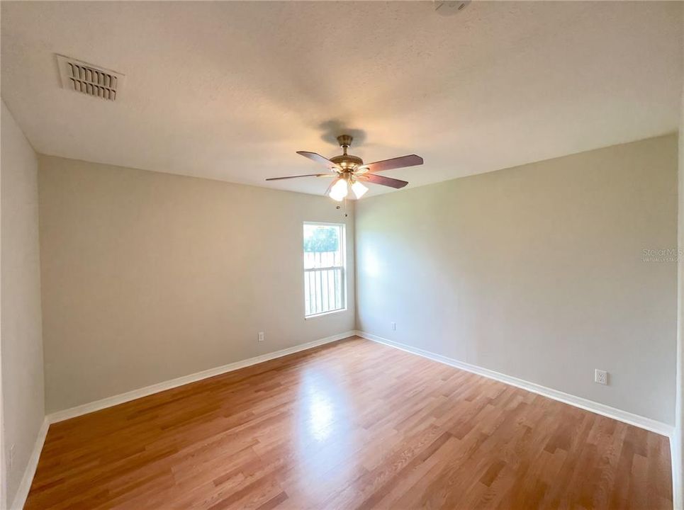 For Sale: $356,000 (4 beds, 2 baths, 1605 Square Feet)