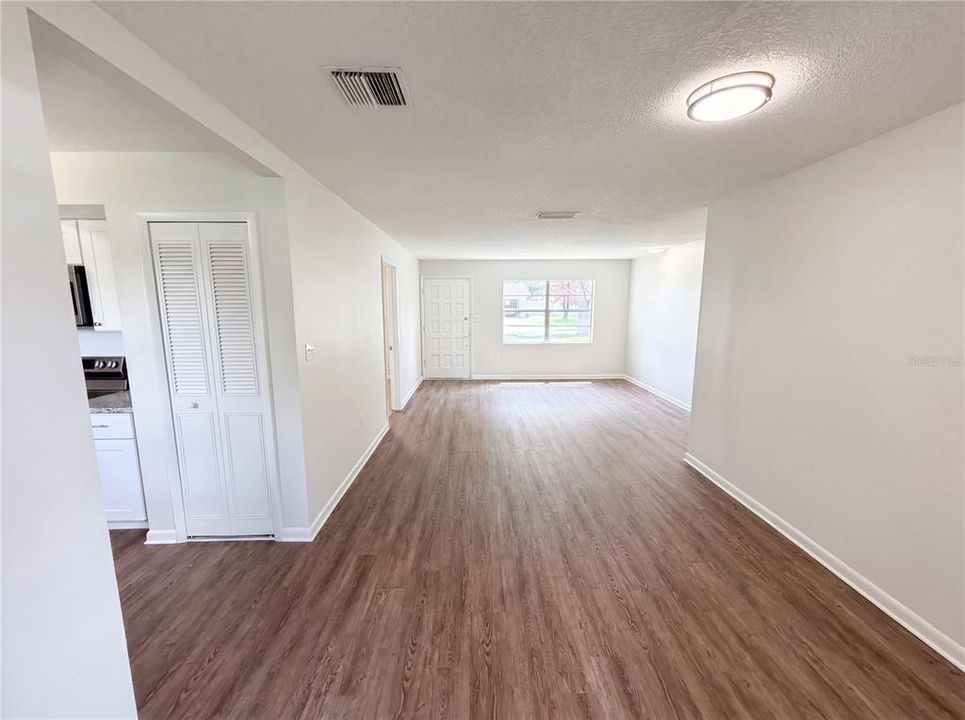 En Venta: $337,000 (3 camas, 2 baños, 1182 Pies cuadrados)