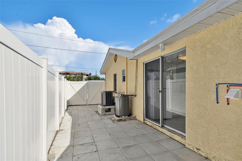 В аренду: $1,800 (1 спален, 1 ванн, 527 Квадратных фут)