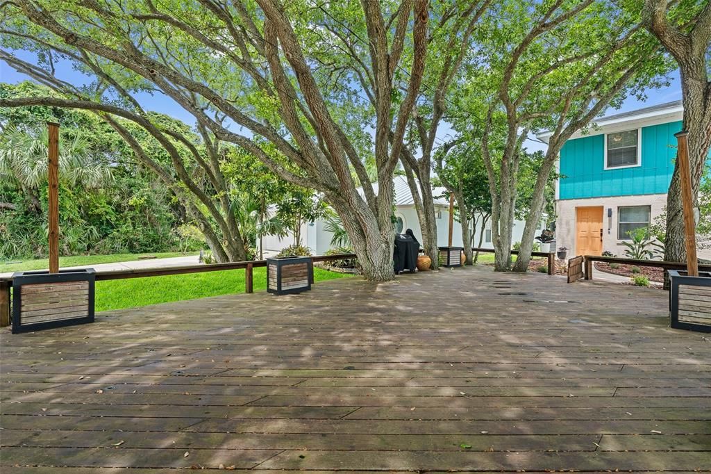 For Sale: $680,000 (3 beds, 3 baths, 1925 Square Feet)