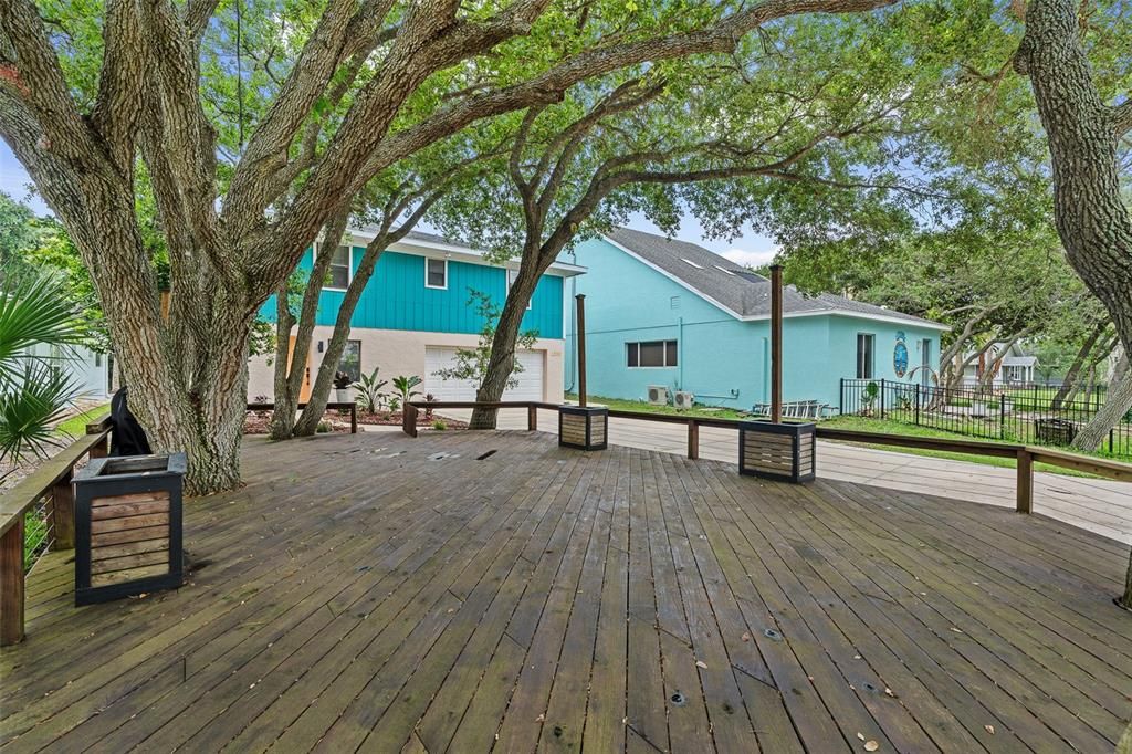 For Sale: $680,000 (3 beds, 3 baths, 1925 Square Feet)