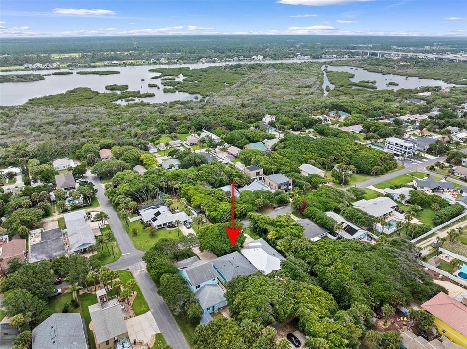 For Sale: $680,000 (3 beds, 3 baths, 1925 Square Feet)