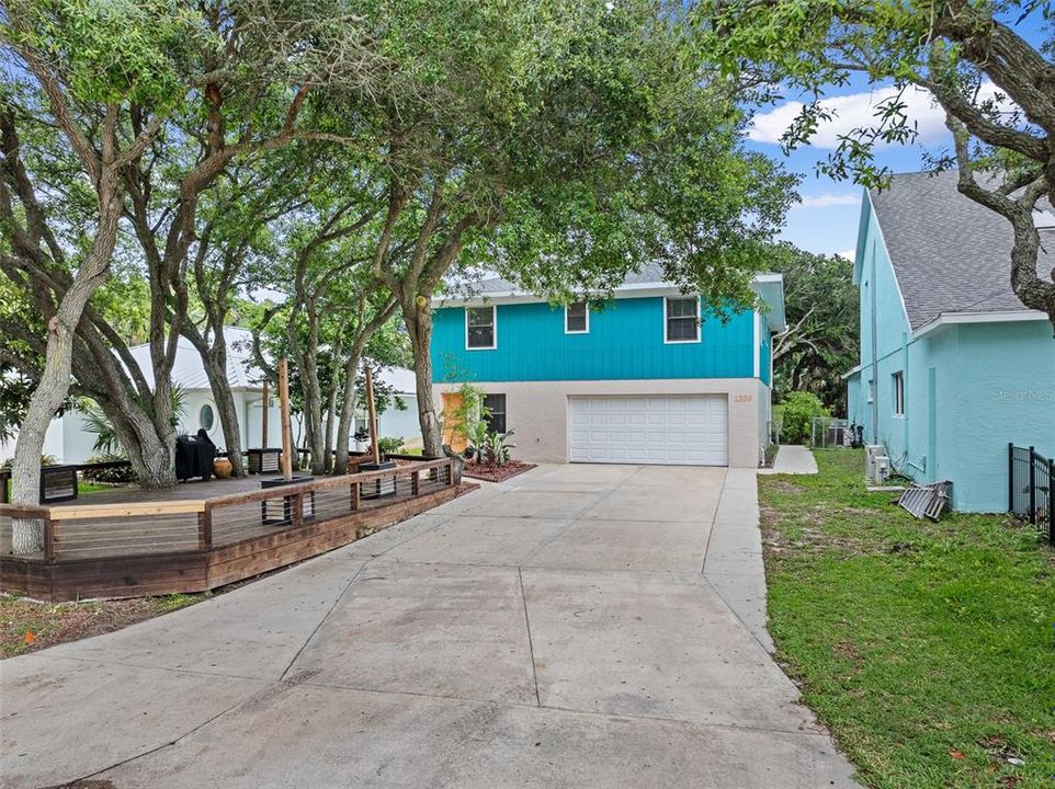 For Sale: $680,000 (3 beds, 3 baths, 1925 Square Feet)