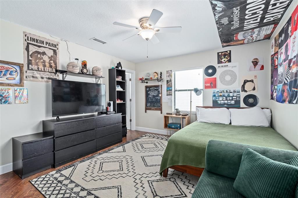 For Sale: $680,000 (3 beds, 3 baths, 1925 Square Feet)