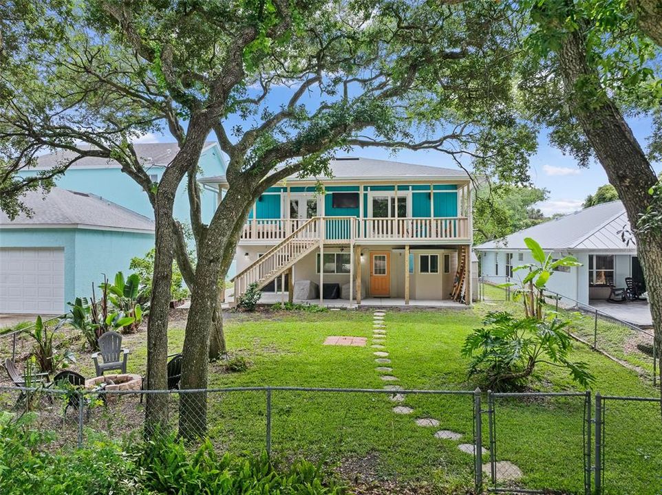 For Sale: $680,000 (3 beds, 3 baths, 1925 Square Feet)