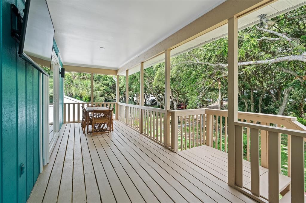 For Sale: $680,000 (3 beds, 3 baths, 1925 Square Feet)