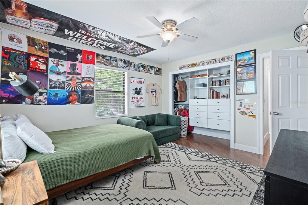 For Sale: $680,000 (3 beds, 3 baths, 1925 Square Feet)