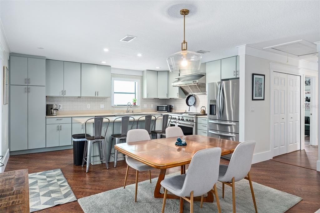 For Sale: $680,000 (3 beds, 3 baths, 1925 Square Feet)