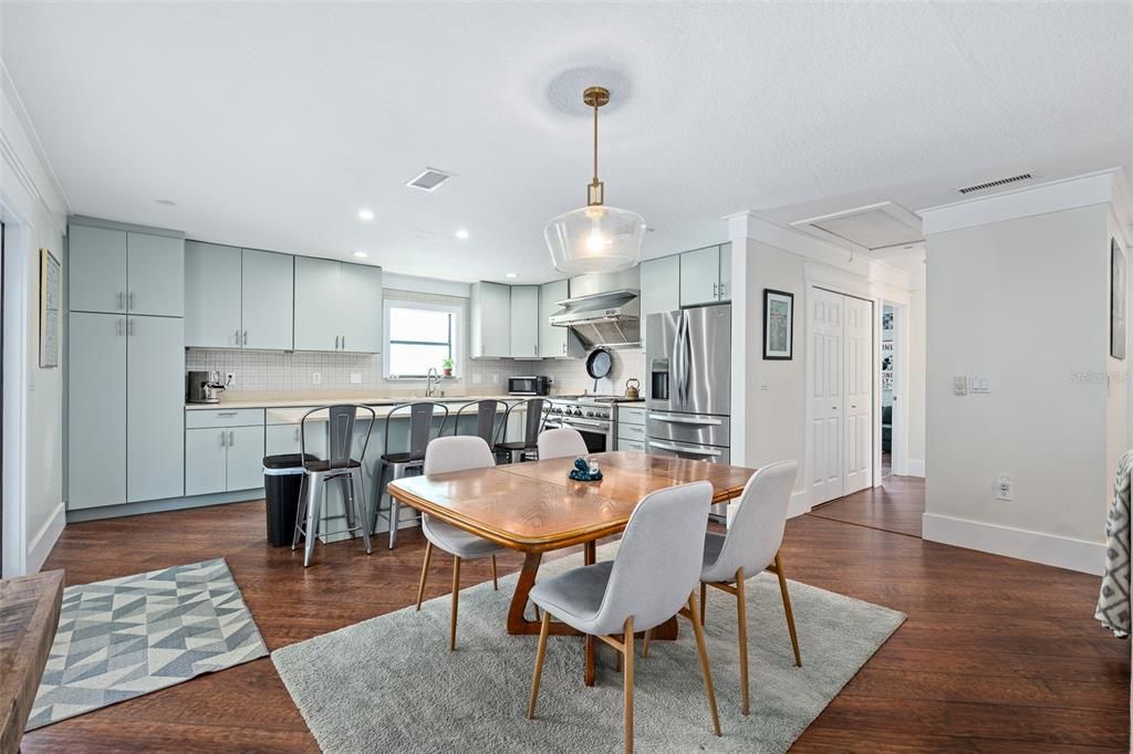 For Sale: $680,000 (3 beds, 3 baths, 1925 Square Feet)