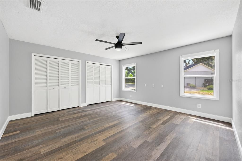 For Sale: $1,300,000 (5 beds, 3 baths, 3352 Square Feet)