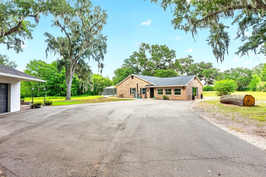 For Sale: $1,300,000 (5 beds, 3 baths, 3352 Square Feet)