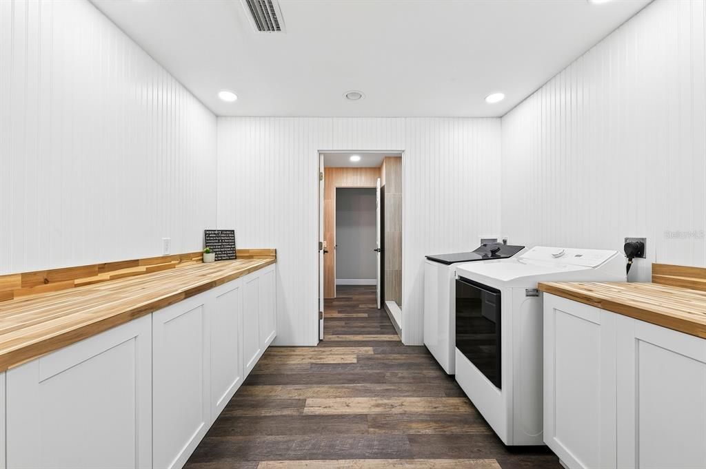 For Sale: $1,300,000 (5 beds, 3 baths, 3352 Square Feet)