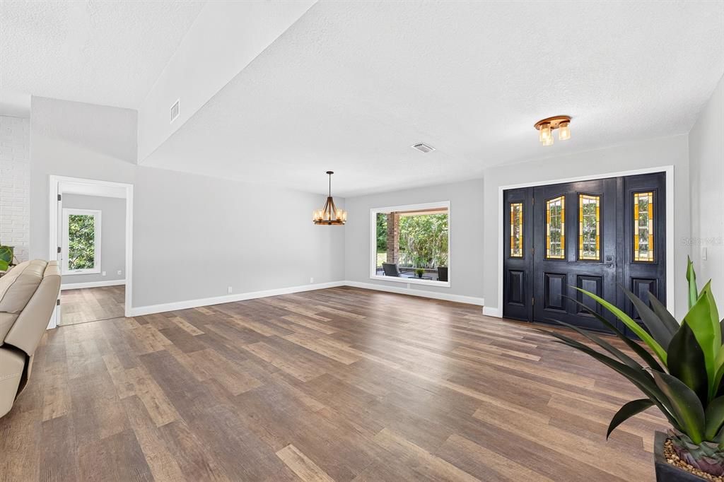 For Sale: $1,300,000 (5 beds, 3 baths, 3352 Square Feet)