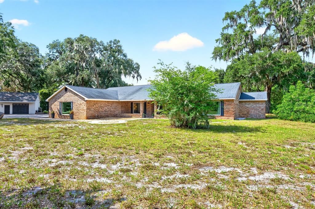 For Sale: $1,300,000 (5 beds, 3 baths, 3352 Square Feet)