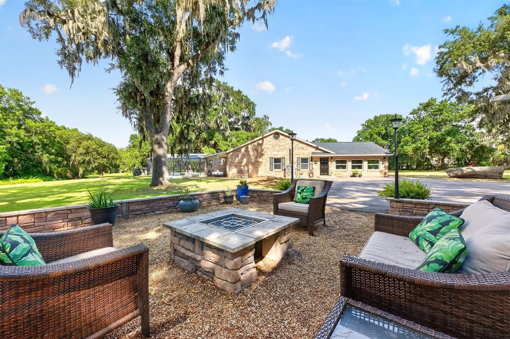 For Sale: $1,300,000 (5 beds, 3 baths, 3352 Square Feet)