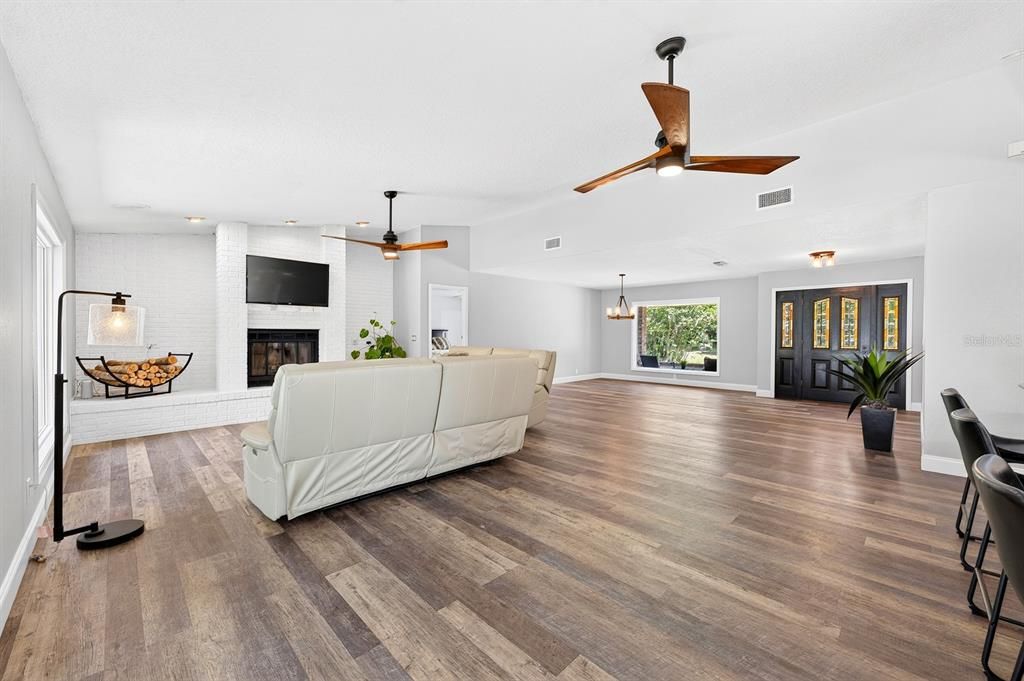 For Sale: $1,300,000 (5 beds, 3 baths, 3352 Square Feet)