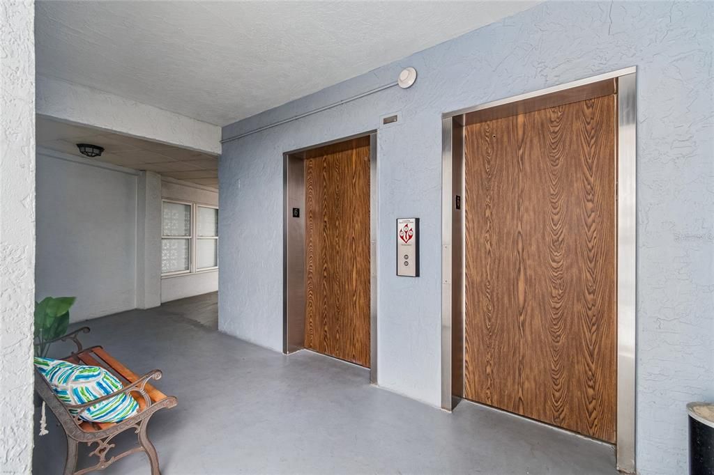 For Sale: $154,000 (1 beds, 1 baths, 806 Square Feet)