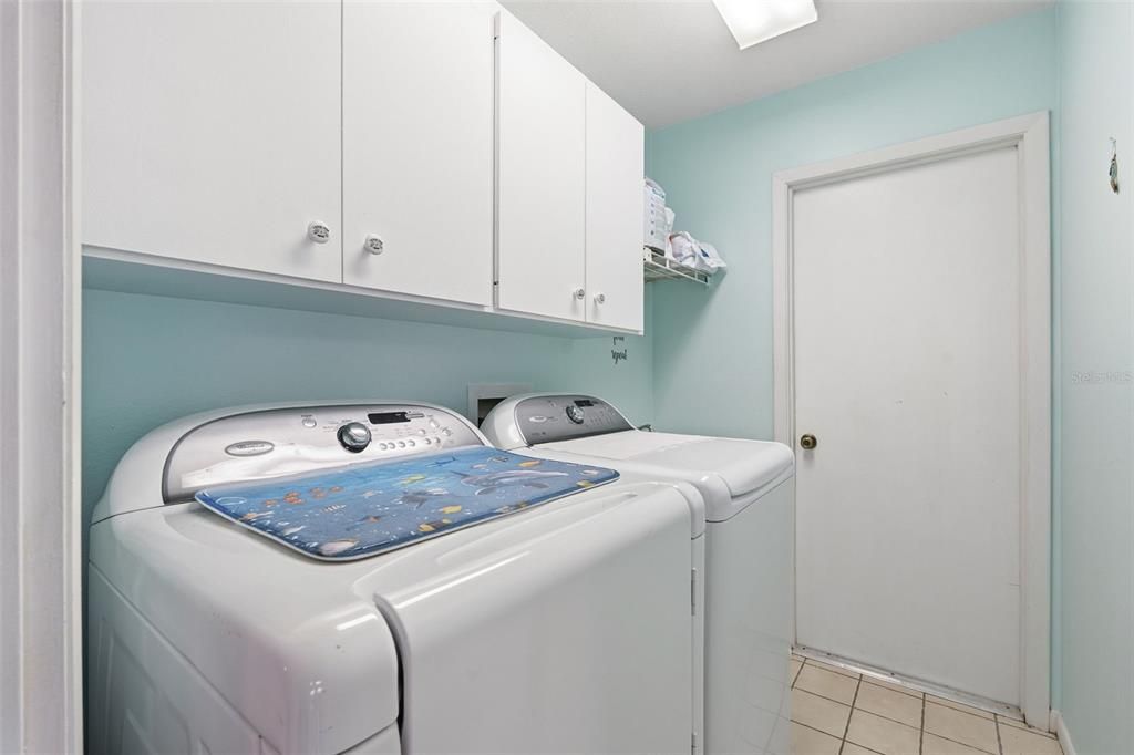 For Sale: $449,999 (3 beds, 2 baths, 1899 Square Feet)