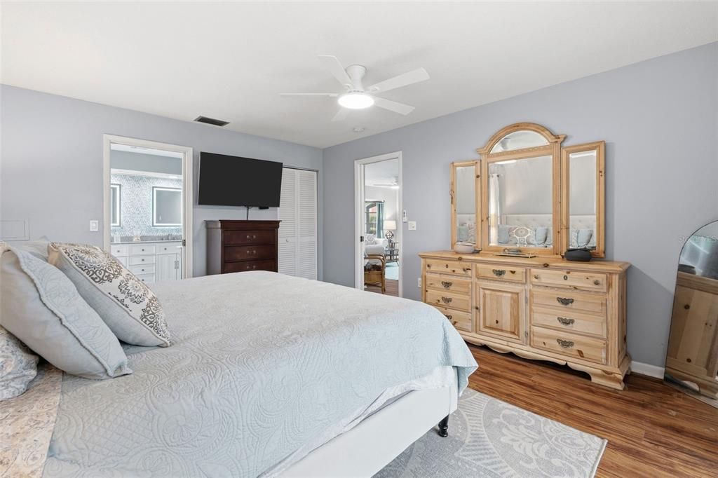 For Sale: $449,999 (3 beds, 2 baths, 1899 Square Feet)