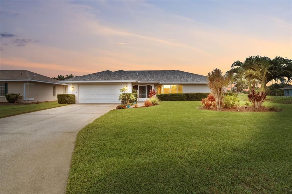 For Sale: $449,999 (3 beds, 2 baths, 1899 Square Feet)