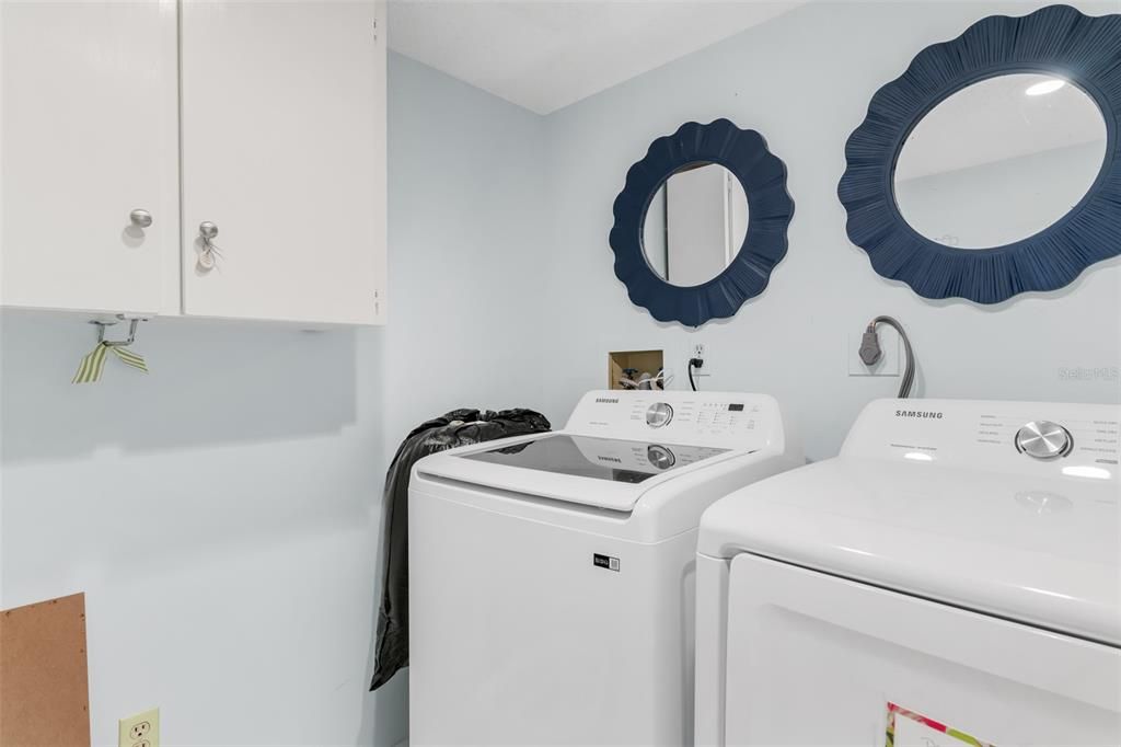 For Sale: $950,000 (3 beds, 2 baths, 1370 Square Feet)