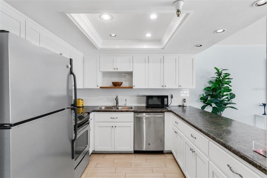 For Sale: $950,000 (3 beds, 2 baths, 1370 Square Feet)