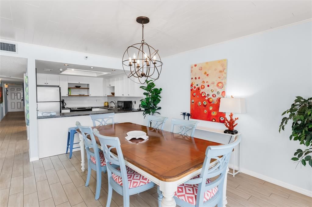 For Sale: $950,000 (3 beds, 2 baths, 1370 Square Feet)