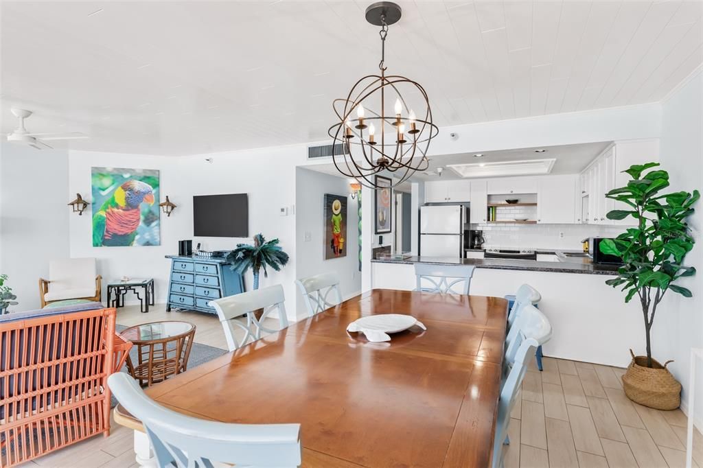 For Sale: $950,000 (3 beds, 2 baths, 1370 Square Feet)