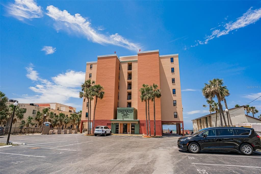 For Sale: $950,000 (3 beds, 2 baths, 1370 Square Feet)
