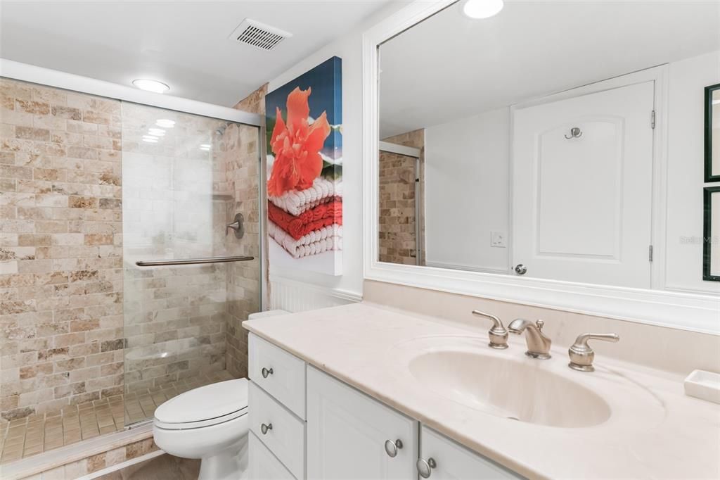 For Sale: $950,000 (3 beds, 2 baths, 1370 Square Feet)
