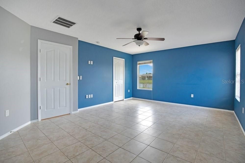For Sale: $459,900 (4 beds, 2 baths, 1983 Square Feet)