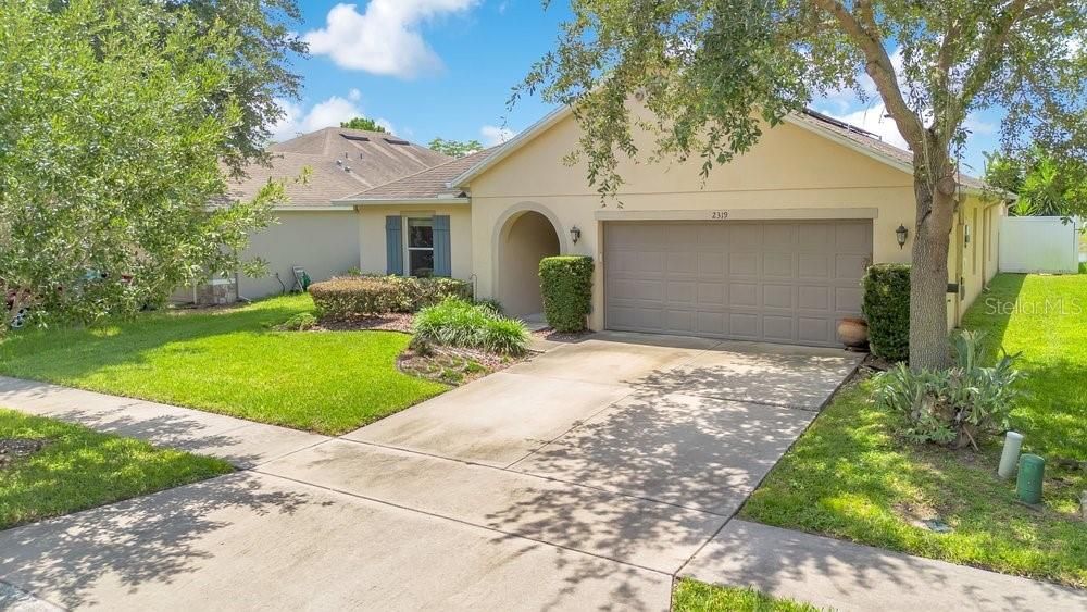 For Sale: $459,900 (4 beds, 2 baths, 1983 Square Feet)